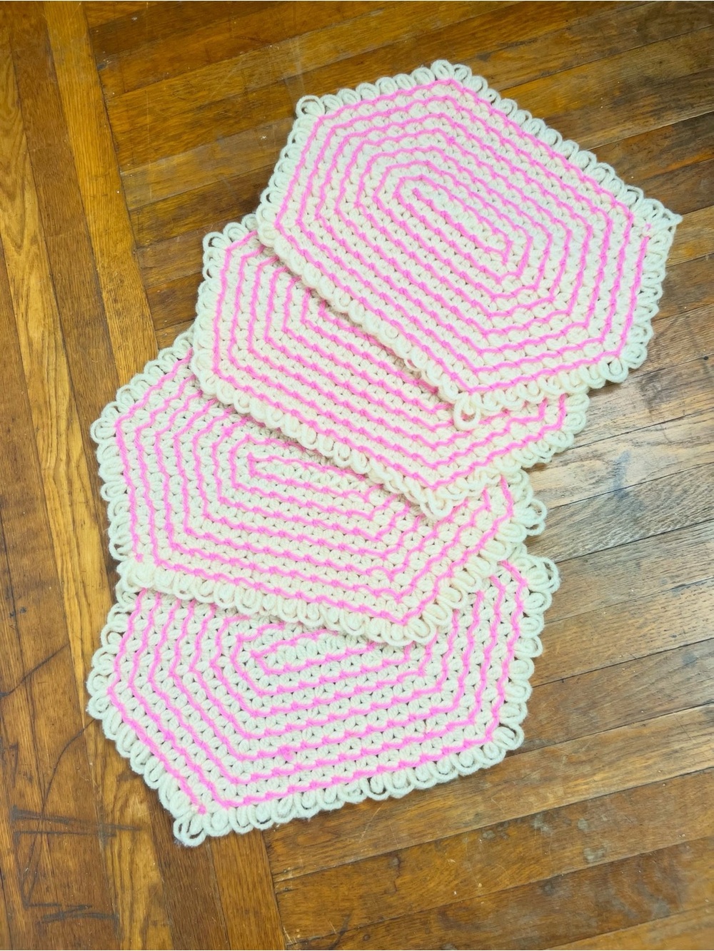 HANDMADE 70s 70s Vintage Crochet Wool Yarn Hexagon Placemats - Pink and Cream